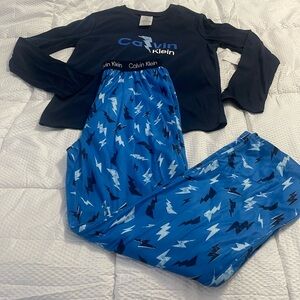 Calvin Klein Boys 2 piece pajama set Size 10/12